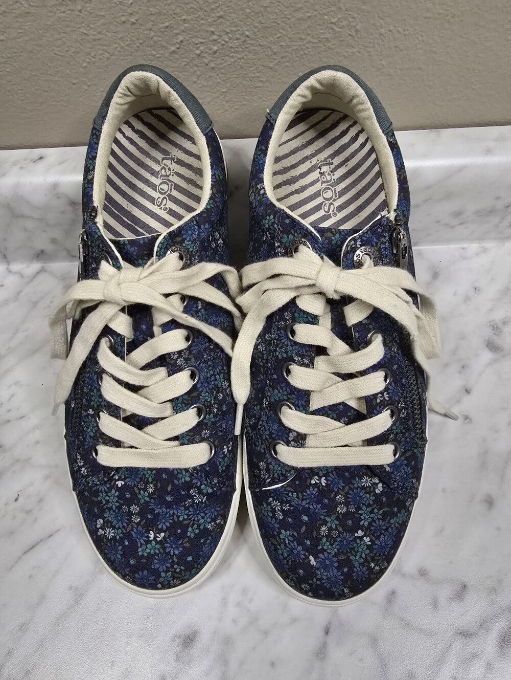 Taos Z-Soul Shoes Women's 8 Blue Canvas Comfort Floral Lace Up Zip Low Sneakers